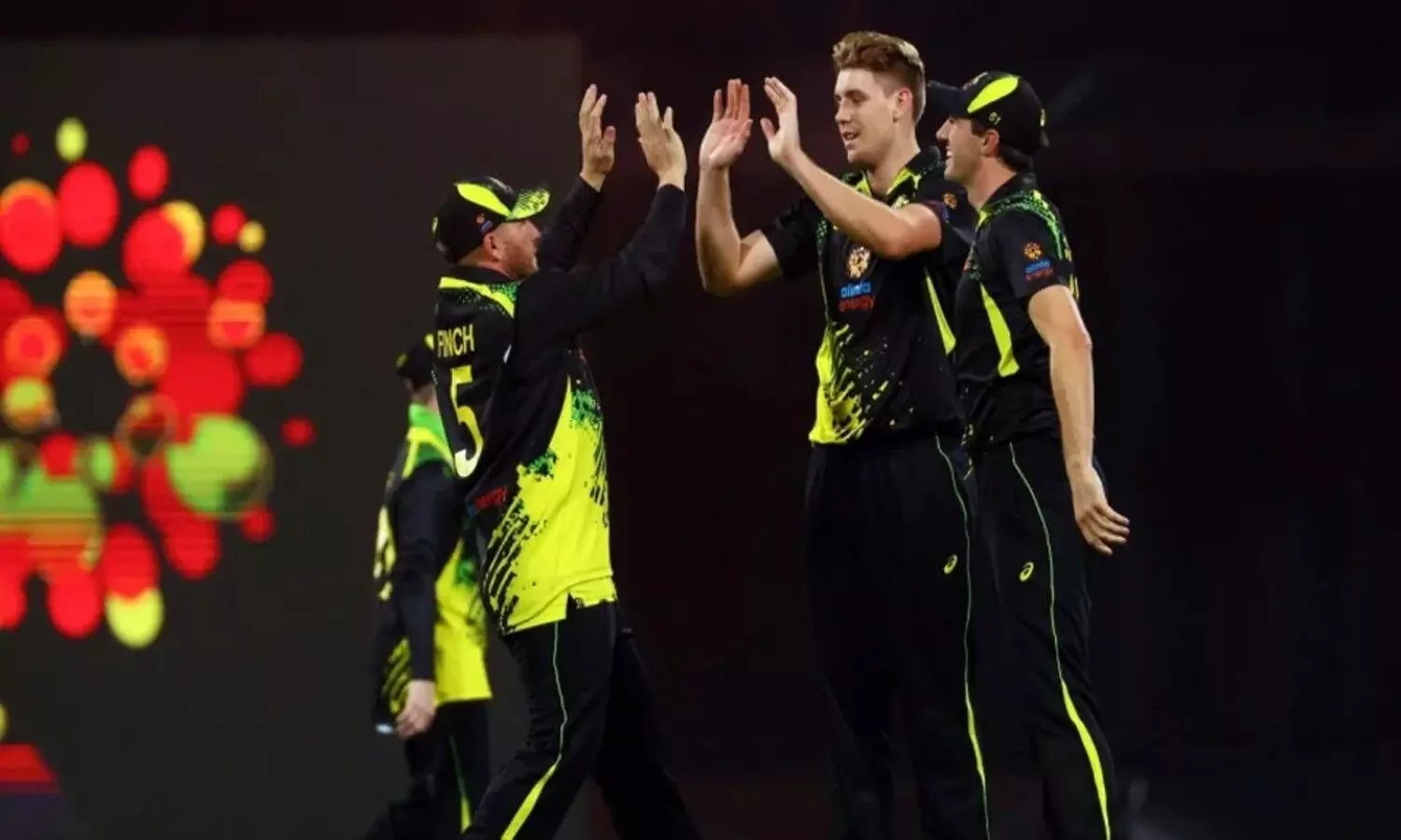 ప్రపంచ కప్ కు ముందు ఆస్ట్రేలియాకు ఊహించని షాక్.. పెద్ద రిస్క్ ప్రపంచ కప్ కు ముందు ఆస్ట్రేలియాకు ఊహించని షాక్.. పెద్ద రిస్క్