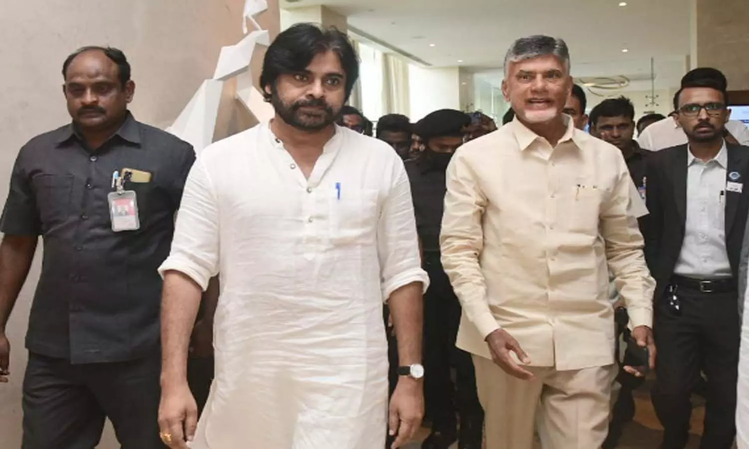 కలిస్తే... గెలిచినట్లేనా... లెక్కలు అలా లేవే? కలిస్తే... గెలిచినట్లేనా... లెక్కలు అలా లేవే?