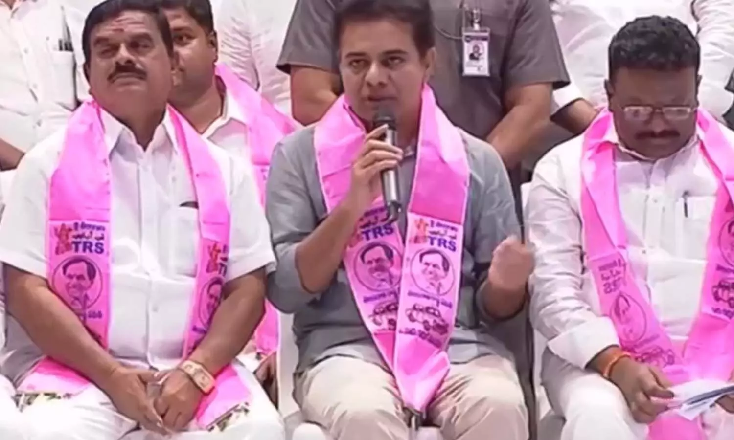 swami gowd, sravan, ktr, trs