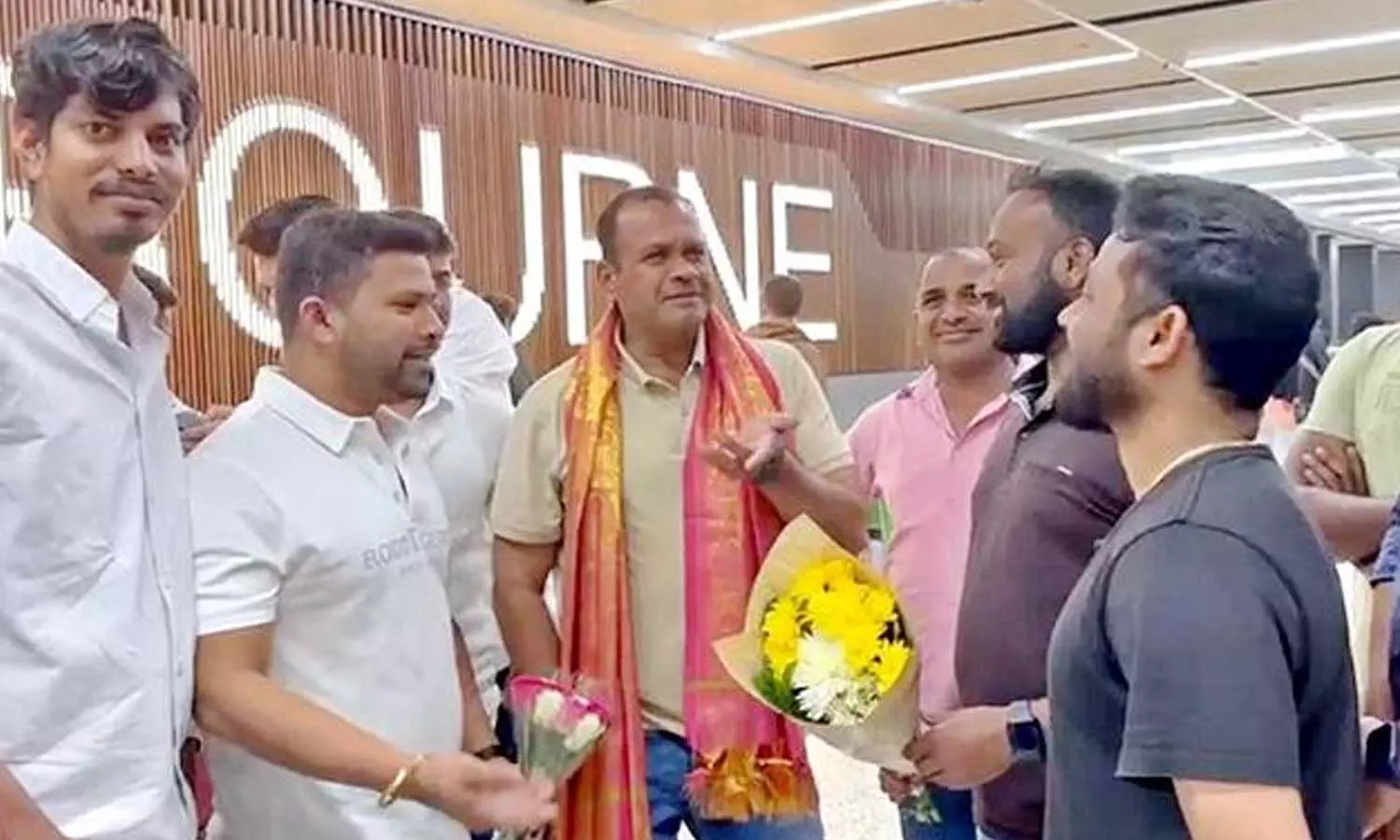 కోమటిరెడ్డికి షోకాజ్ నోటీసులు కోమటిరెడ్డికి షోకాజ్ నోటీసులు