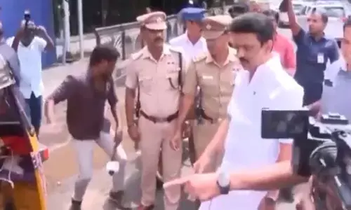 రోడ్డుపై ఆగిన స్టాలిన్.. వెంటనే?