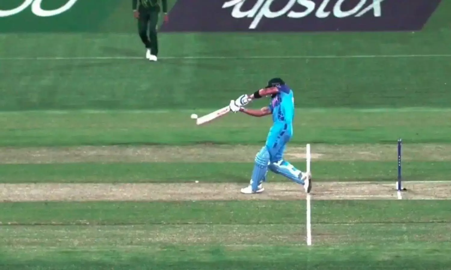 కోహ్లీ అడిగాడని నో బాల్ ఇచ్చేశారు