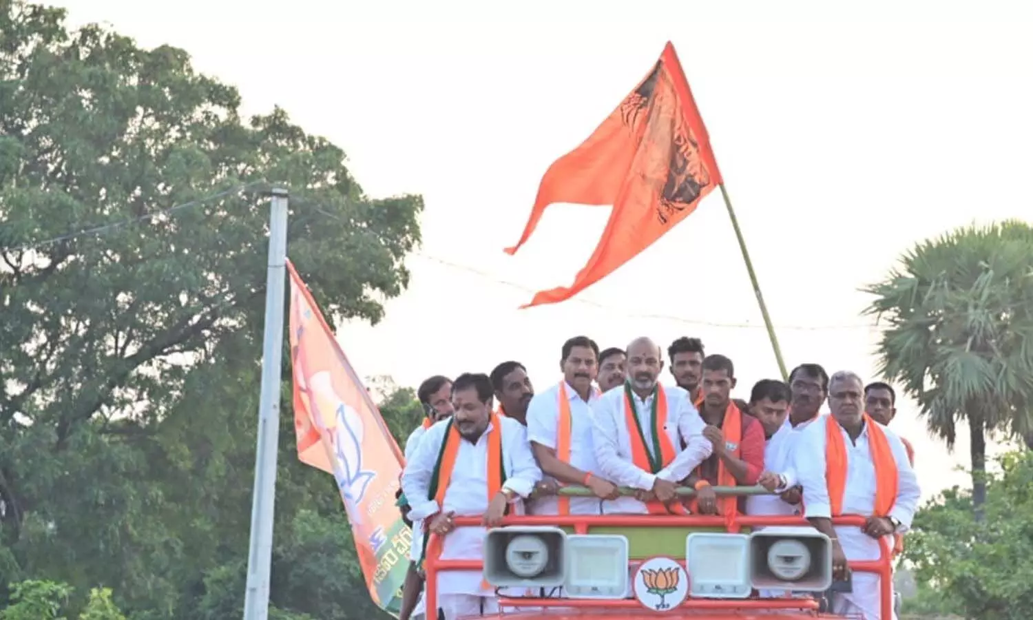 దీపావళి రోజూ ఆగని ప్రచారం