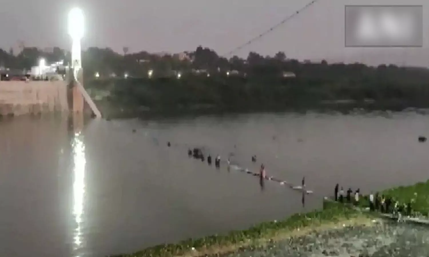 gujarat cable bridge collapsed, machhu river