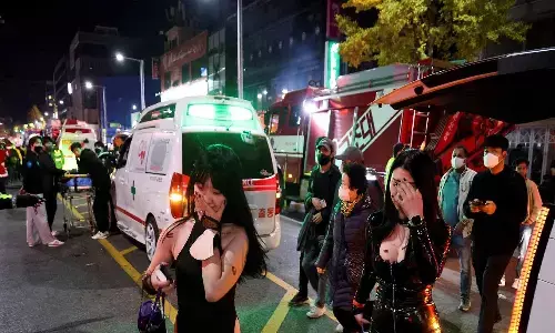 హాలోవీన్ పార్టీకి సినీతార రావడంతో ఎగబడ్డారు.. 149 మంది దుర్మరణం