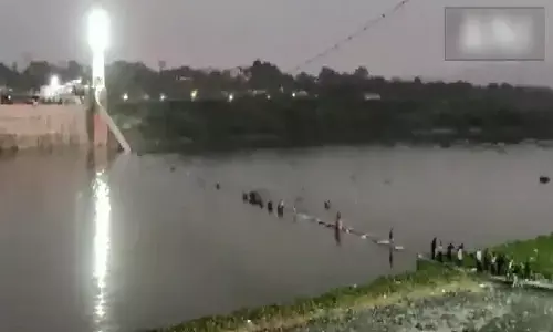 gujarat cable bridge collapsed, machhu river