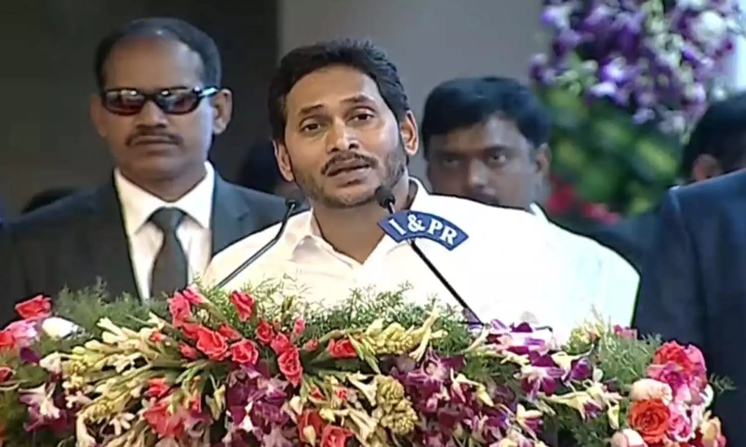 రేపు నరసన్నపేటకు జగన్ రేపు నరసన్నపేటకు జగన్