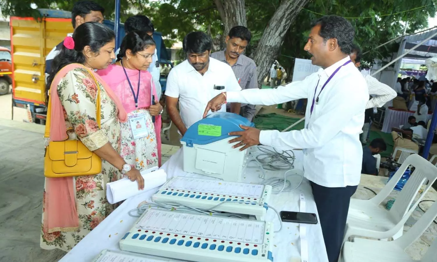 మునుగోడు ఉప ఎన్నికలకు ఏర్పాట్లు పూర్తి