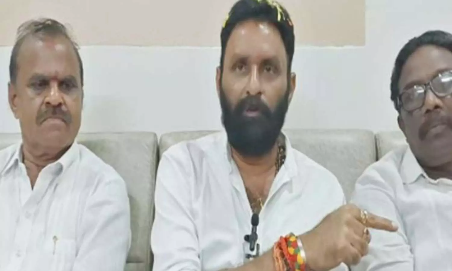 పాల్ బాబాయ్ ని మించిన పవన్