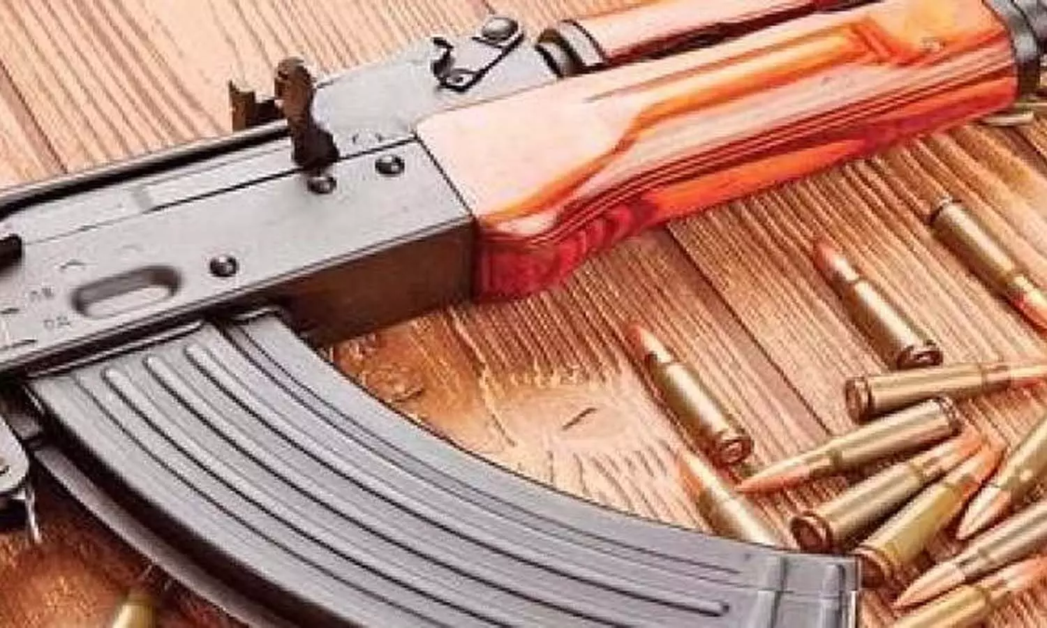 గొంతులోకి దూసుకెళ్లిన బుల్లెట్ .. మృతి గొంతులోకి దూసుకెళ్లిన బుల్లెట్ .. మృతి