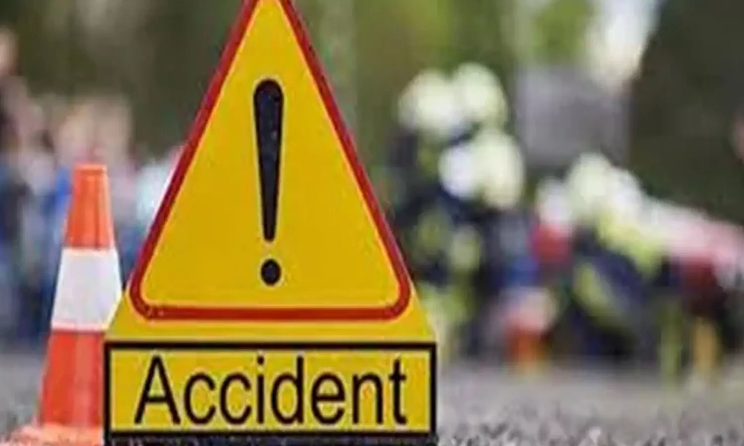 పశ్చిమ గోదావరి జిల్లాలో భారీ అగ్నిప్రమాదం.. నలుగురు మృతి పశ్చిమ గోదావరి జిల్లాలో భారీ అగ్నిప్రమాదం.. నలుగురు మృతి