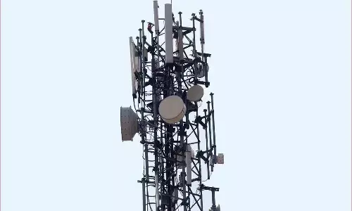సెల్ టవర్ ను ఎత్తుకెళ్లారు.. ఎలా తెలిసిందంటే..?