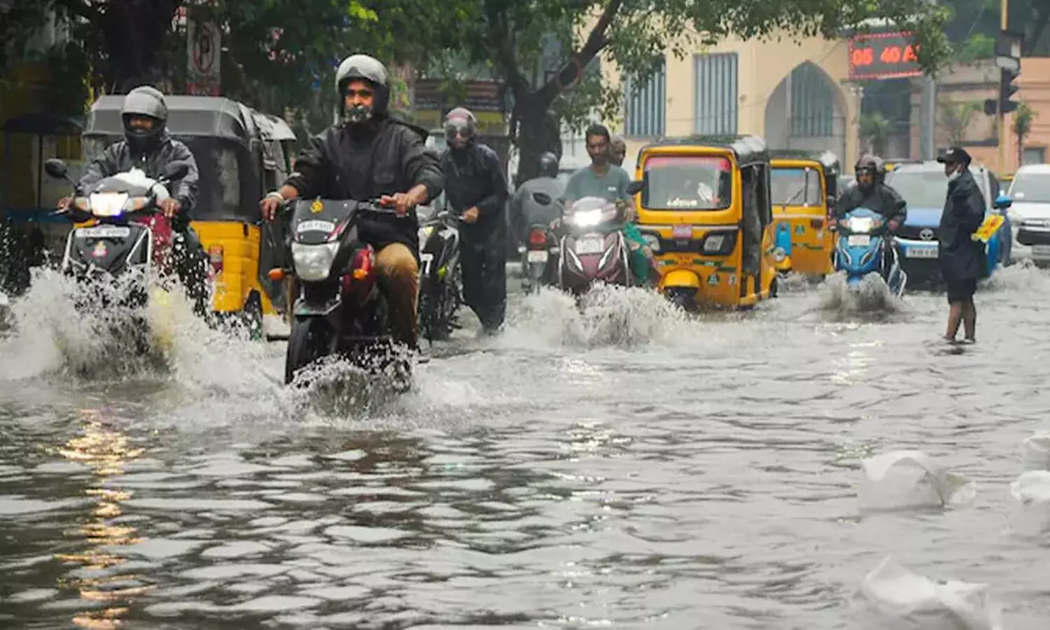 heavy rains to ap, ap weather update
