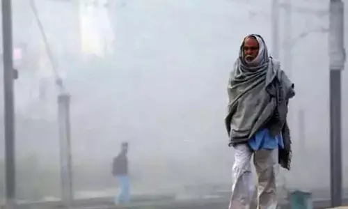 చలి పులితో వణుకుతున్న ప్రజలు