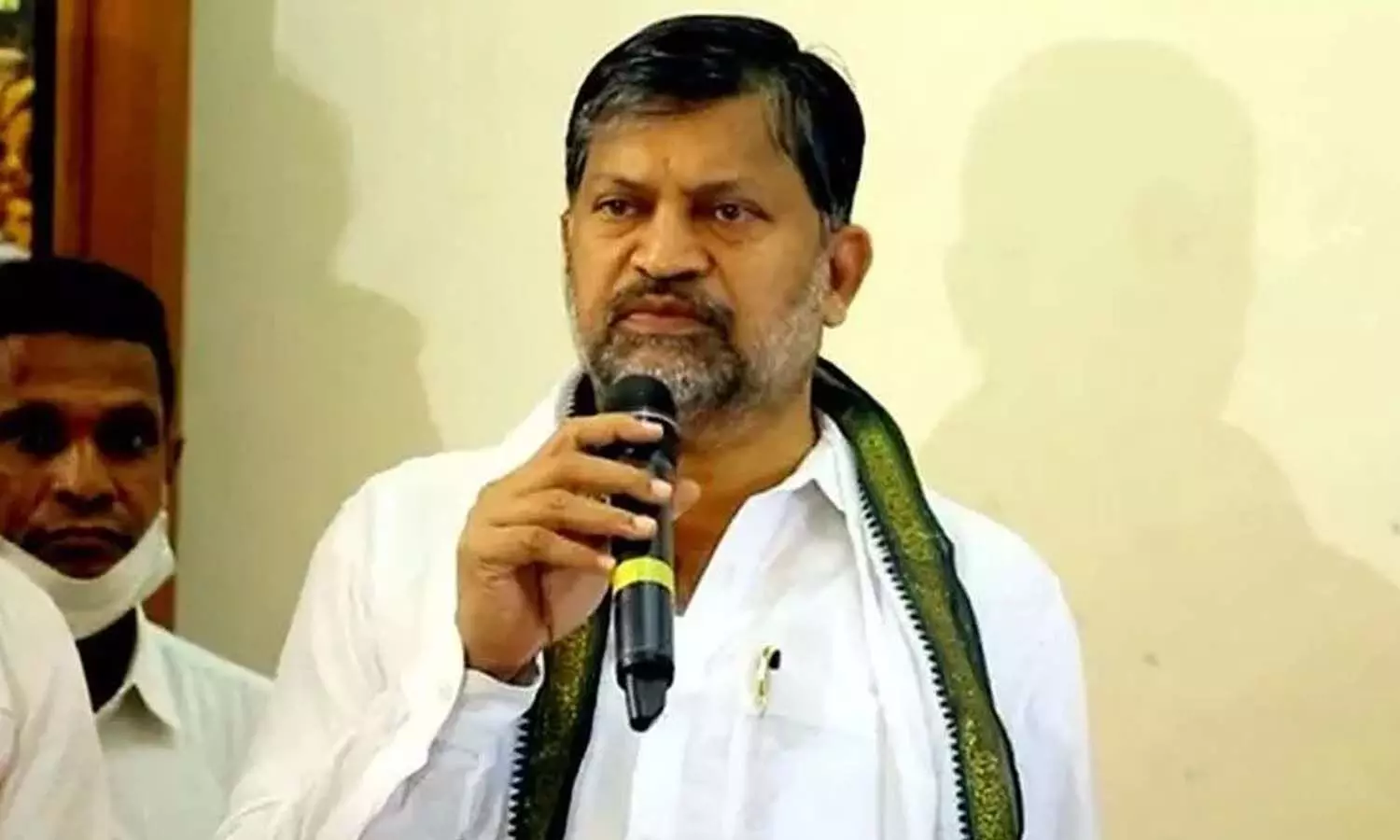 ఈడీ ఆఫీస్ లో బీపీ డౌన్ ఈడీ ఆఫీస్ లో బీపీ డౌన్