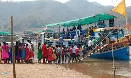 పాపికొండల యాత్రకు బ్రేక్