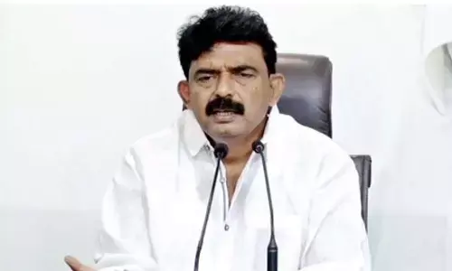 వీరు అసలు కమ్యునిస్టులేనా?