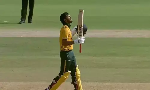 రుతురాజ్ వీరబాదుడు.. ఒకే ఓవర్ లో ఏడు సిక్సర్లు