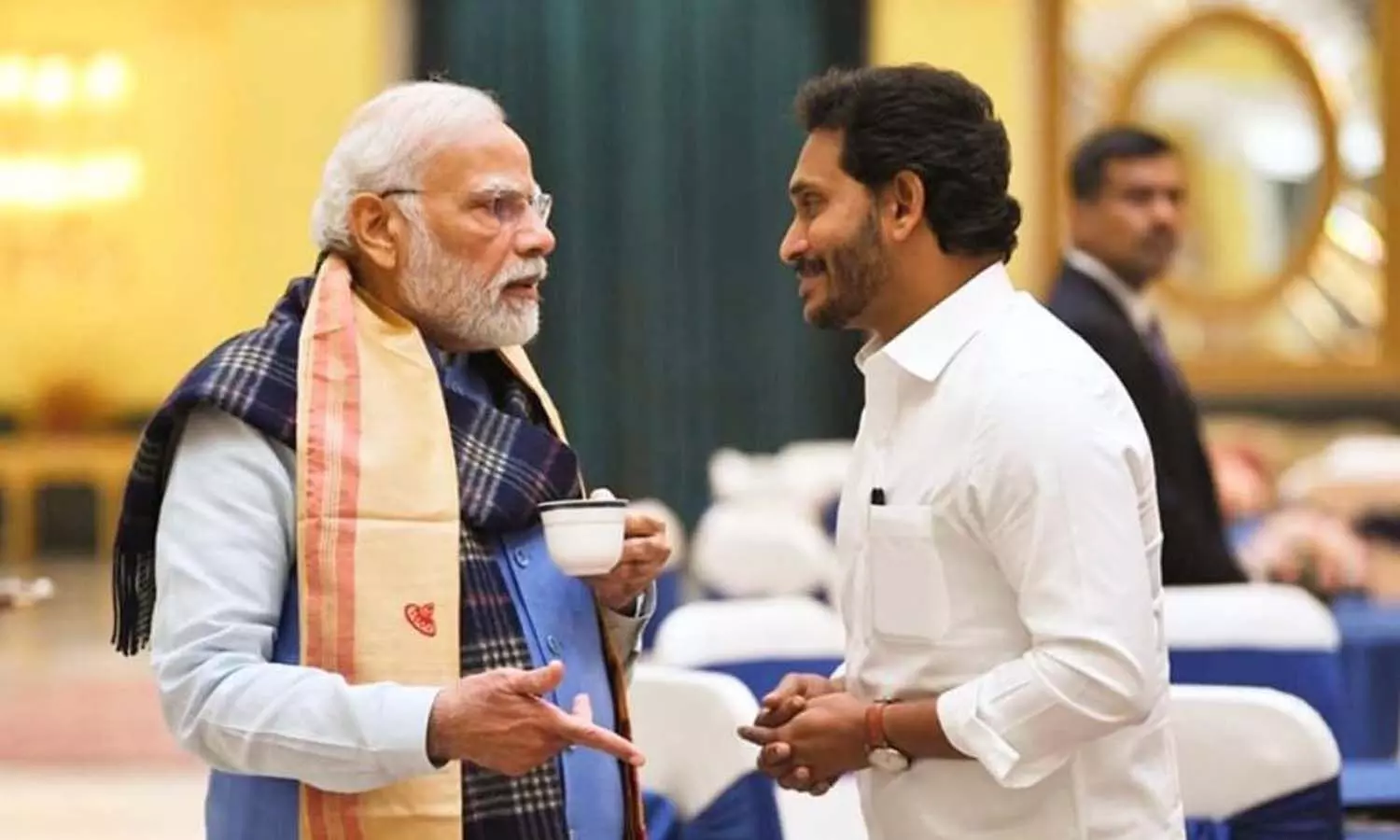 జగన్ కు పలకరింపు