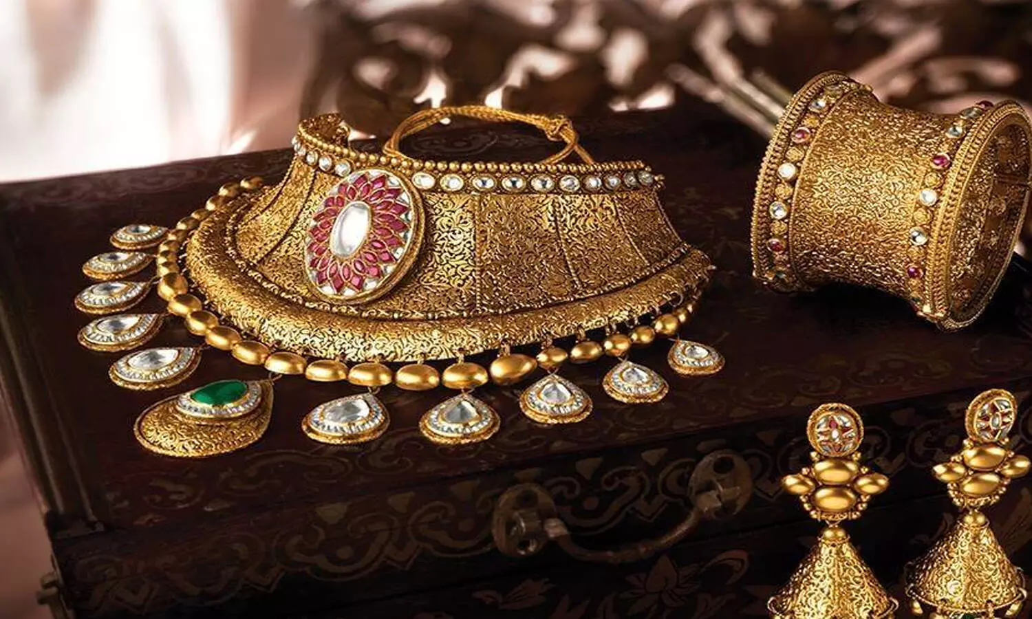 Today Gold Prices : స్థిరంగా బంగారం.. పెరిగిన వెండి