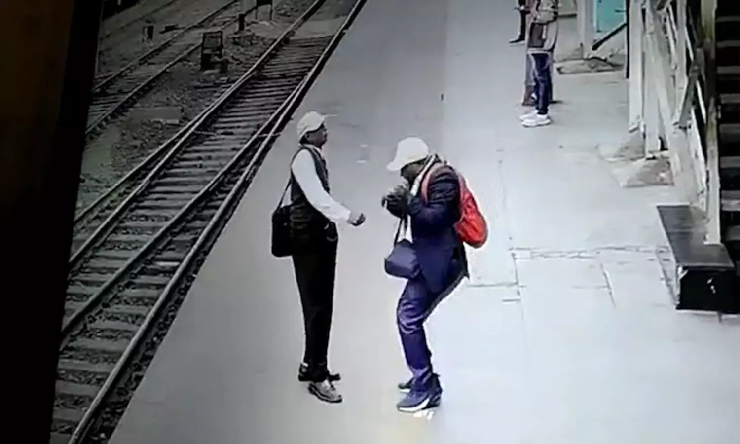 kharagpur railway station incident