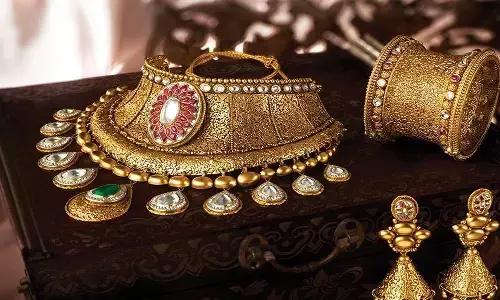 Today Gold Prices : స్థిరంగా బంగారం.. పెరిగిన వెండి