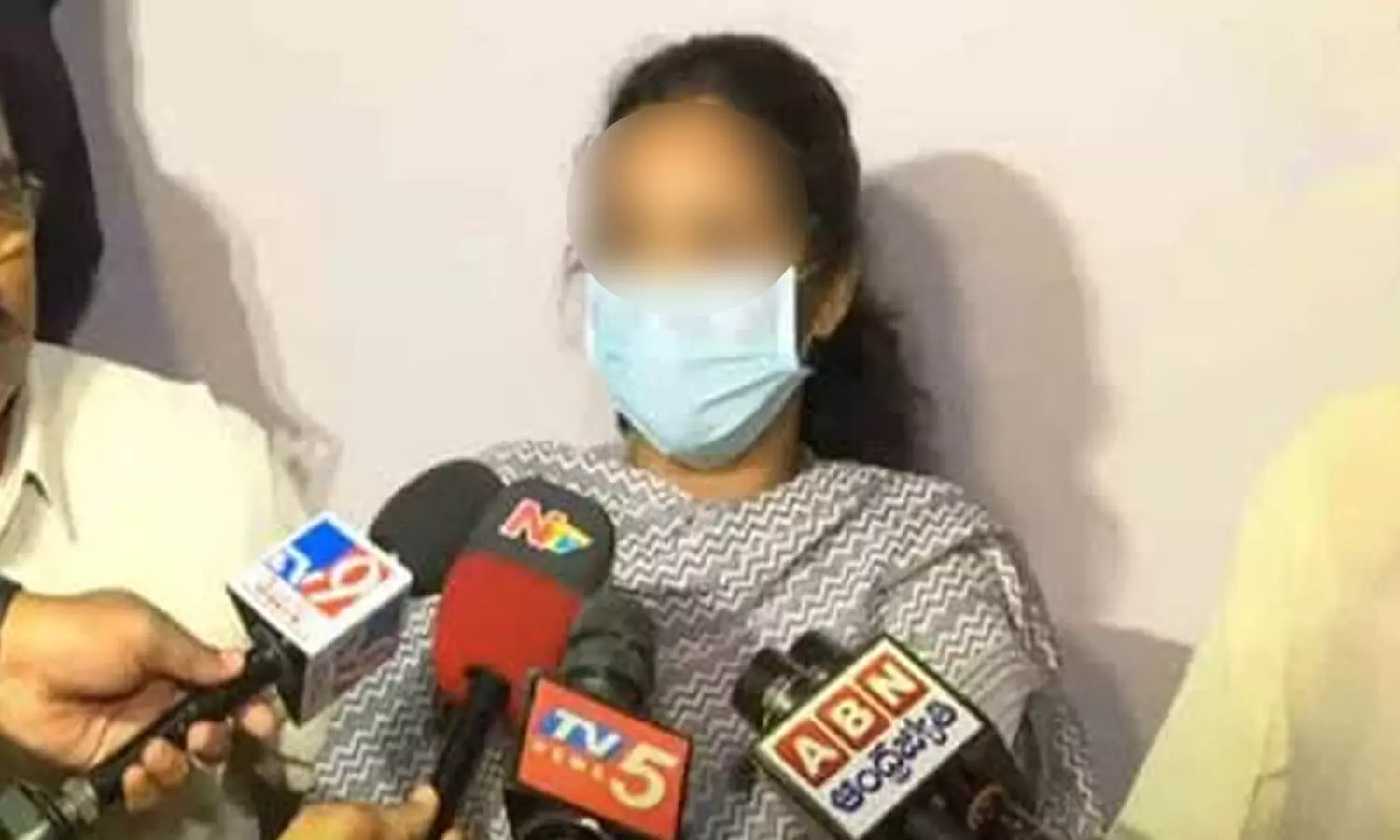 నవీన్ తో నాకు పెళ్లి జరగలేదు..అంతా కల్పితం : కిడ్నాప్ బాధితురాలు వైశాలి