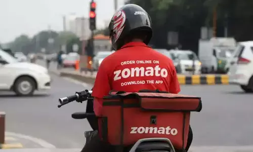 జొమాటో  బాయ్.. డ్రగ్స్ డెలివరీ