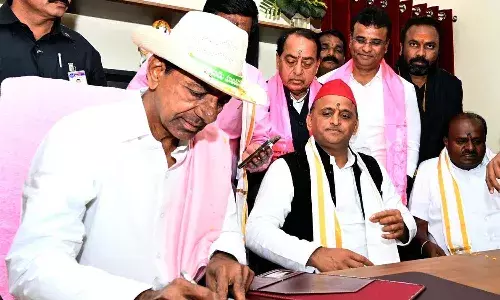 ఢిల్లీలోనే సీఎం కేసీఆర్