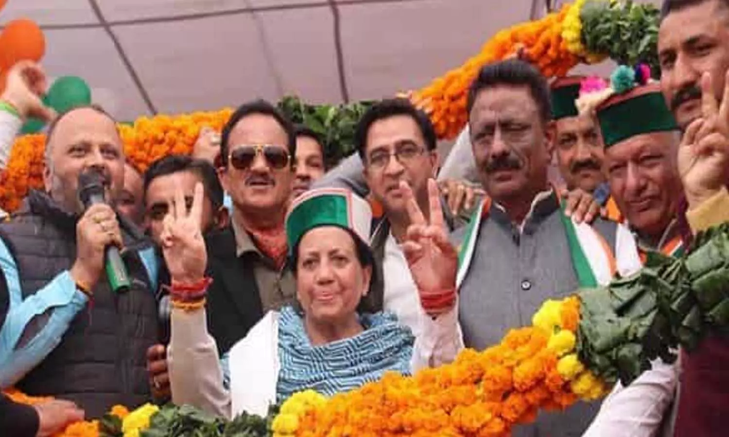 మాజీ సీఎం భార్యపై గృహహింస కేసు