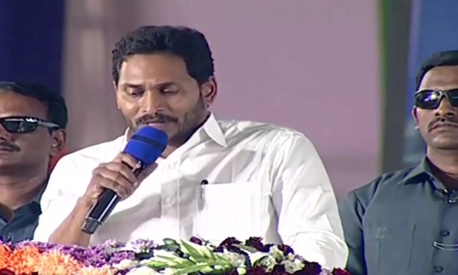 నేడు రాజమండ్రికి జగన్