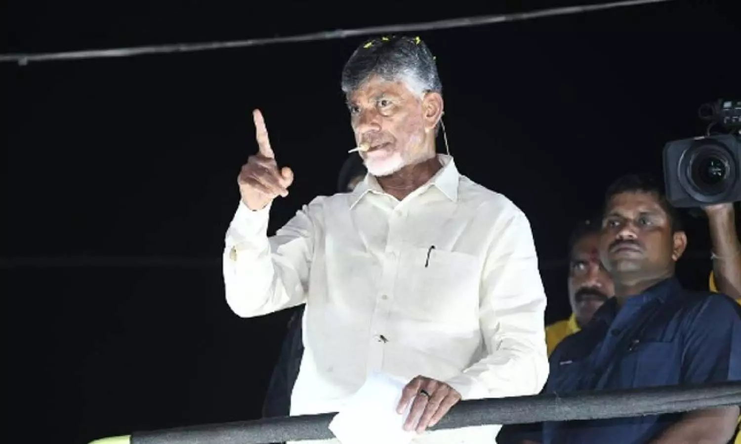 Breaking : చంద్రబాబు సభలో తొక్కిసలాట.. ఎనిమిది మంది మృతి