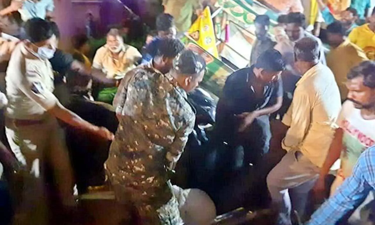 స్పందిస్తున్న టీడీపీ నేతలు.. పెరుగుతున్న సాయం