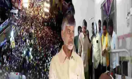 పోలీసులపైకి నెట్టేస్తున్నారా..? ఐస్ క్రీమ్ బండి కారణమా?