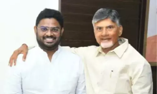 చంద్రబాబును కలిసిన మాజీ ఎంపి తనయుడు