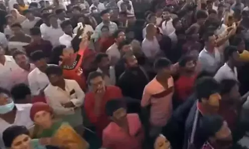 Breaking: చంద్రబాబు సభలో తొక్కిసలాట.. ముగ్గురి మహిళల మృతి