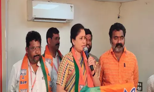 కాంగ్రెస్ పై అంత ప్రేమ ఏమిటో?