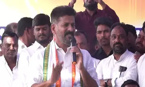 వాళ్ల ఆత్మహత్యలకు కారణం ఎవరు?