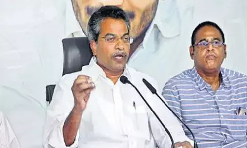 కోస్తాలో మరో ఆనం.. వసంతపై వేటుకు వేళయిందా?