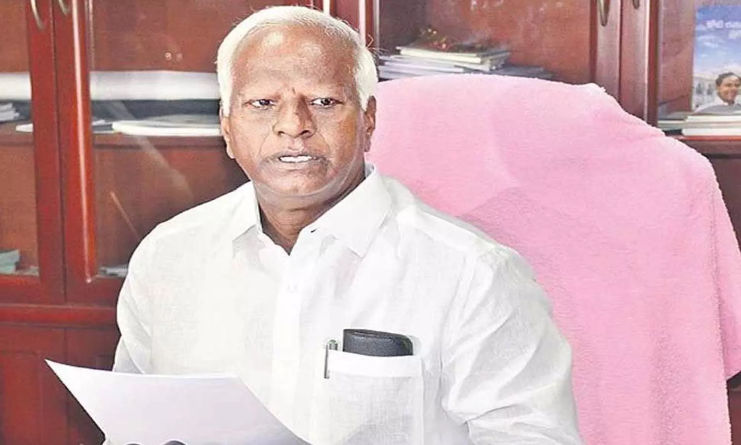 కేంద్రం కుట్రను తిప్పికొట్టాలి : కడియం