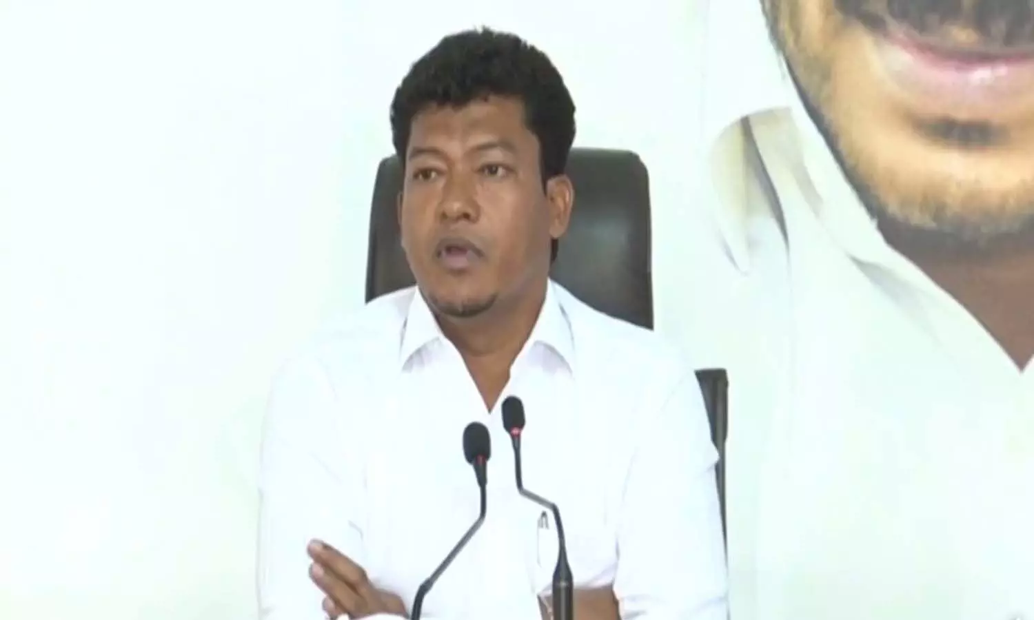 Breaking : మంత్రి అప్పలరాజుకు అత్యవసర పిలుపు