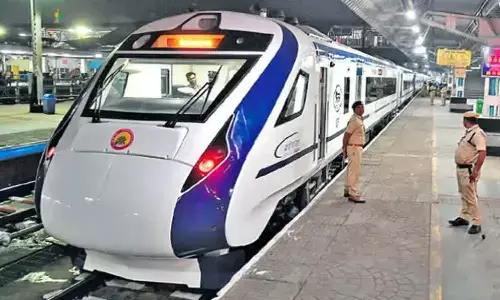 మళ్లీ వందేభారత్ పై రాళ్ల దాడి