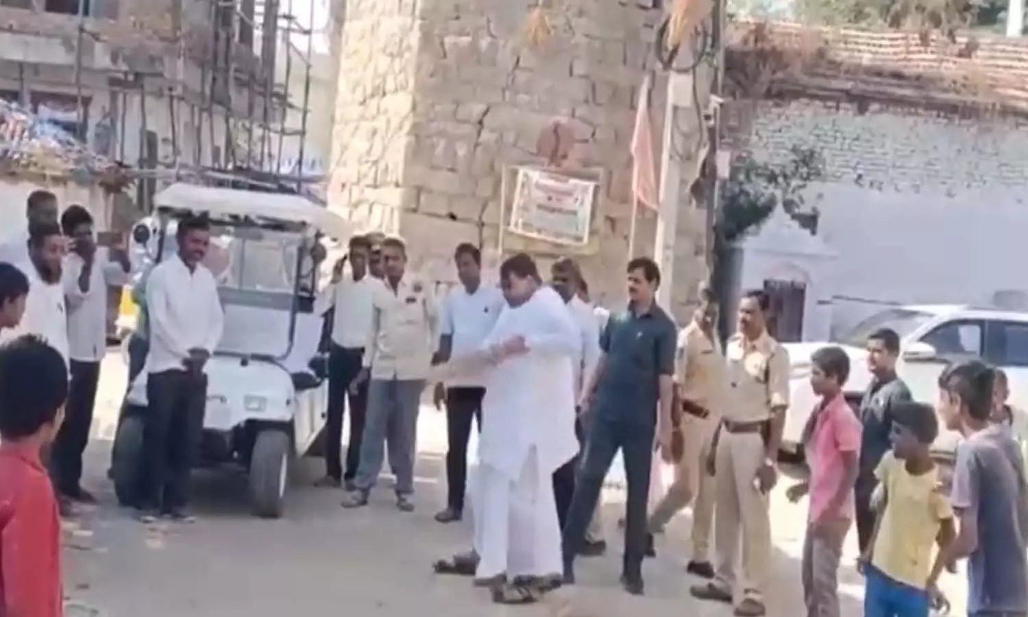 పిల్లలతో కలసి పోచారం ఎంజాయ్