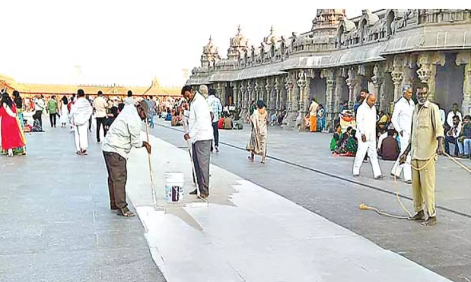 యాదాద్రికి నలుగురు సీఎంలు