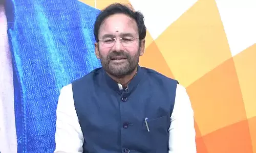 దేశాన్ని అవమానిస్తావా?