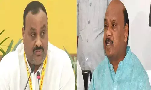 ఇద్దరిలో ఎవరికో ఛాన్స్?