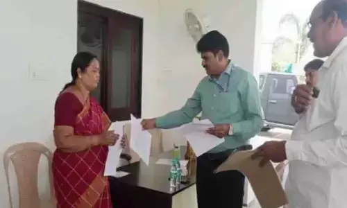 చింతకాయల విజయ్ కు నోటీసులు