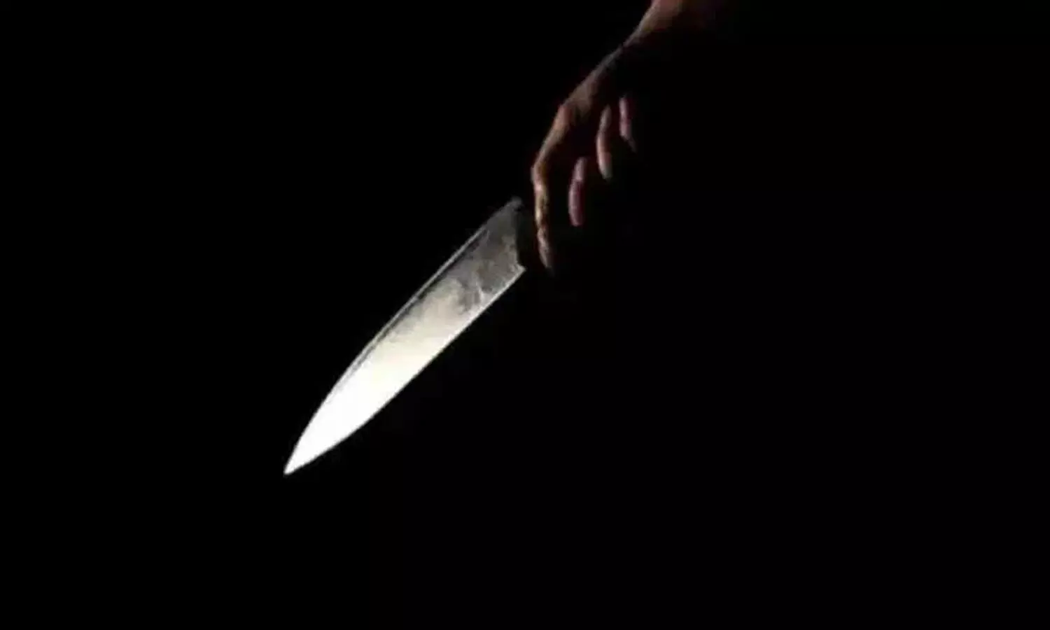 daughter attack on father with knife