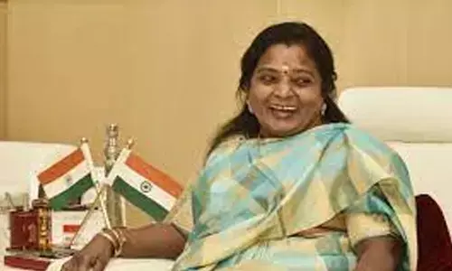 తమిళిసై అనూహ్య నిర్ణయం