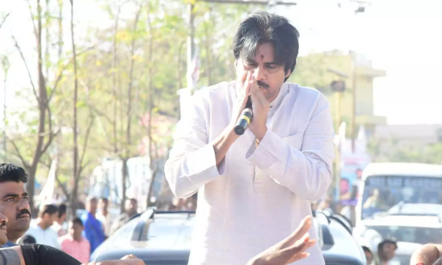 బీజేపీతో పొత్తులోనే ఉన్నాం : పవన్ బీజేపీతో పొత్తులోనే ఉన్నాం : పవన్